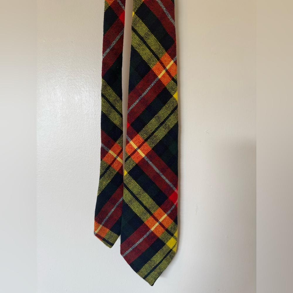 Classic Scottish Plaid Men's Tie in Red, Yellow, and Green